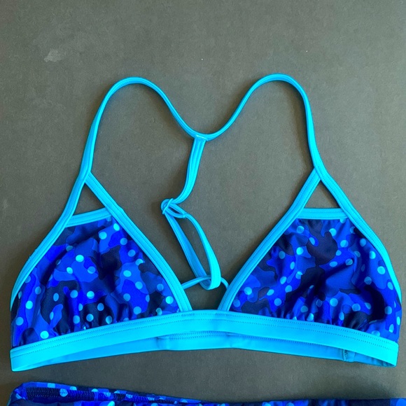 TYR 2 Piece Swimsuit - Picture 3 of 5